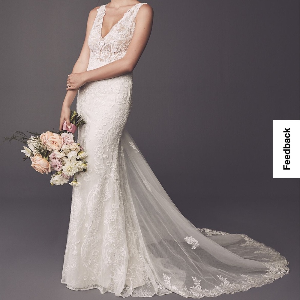 David’s Bridal Galina SWG772.